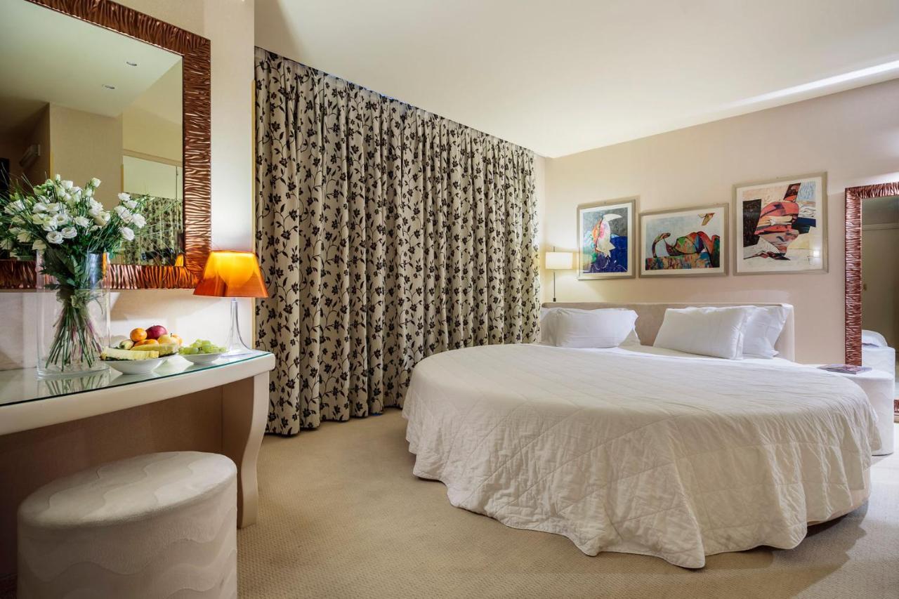 Base Hotel 皮亚韦河畔诺文塔 客房 照片
