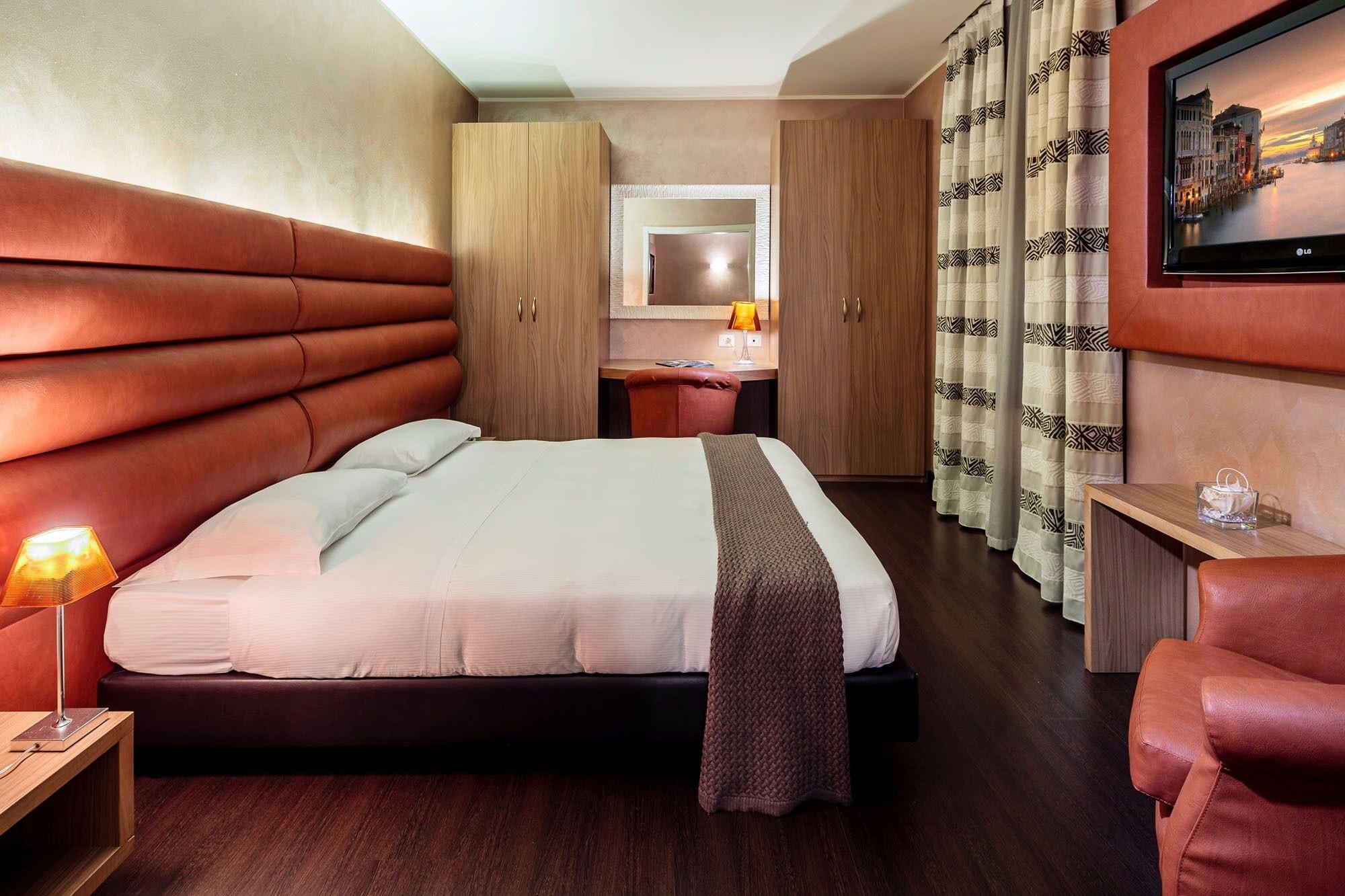 Base Hotel 皮亚韦河畔诺文塔 外观 照片