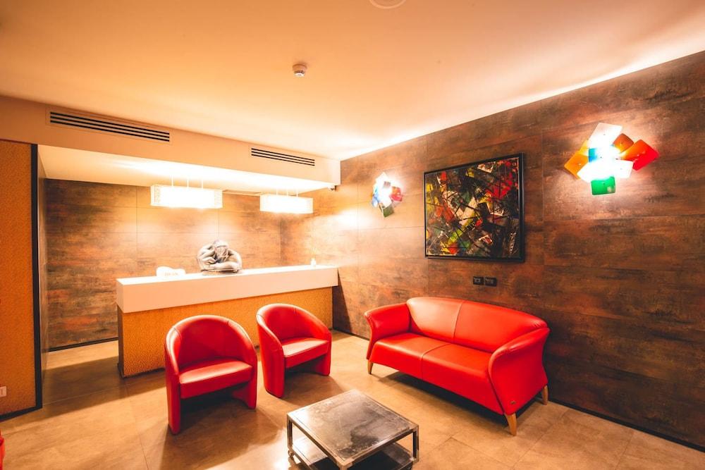 Base Hotel 皮亚韦河畔诺文塔 外观 照片