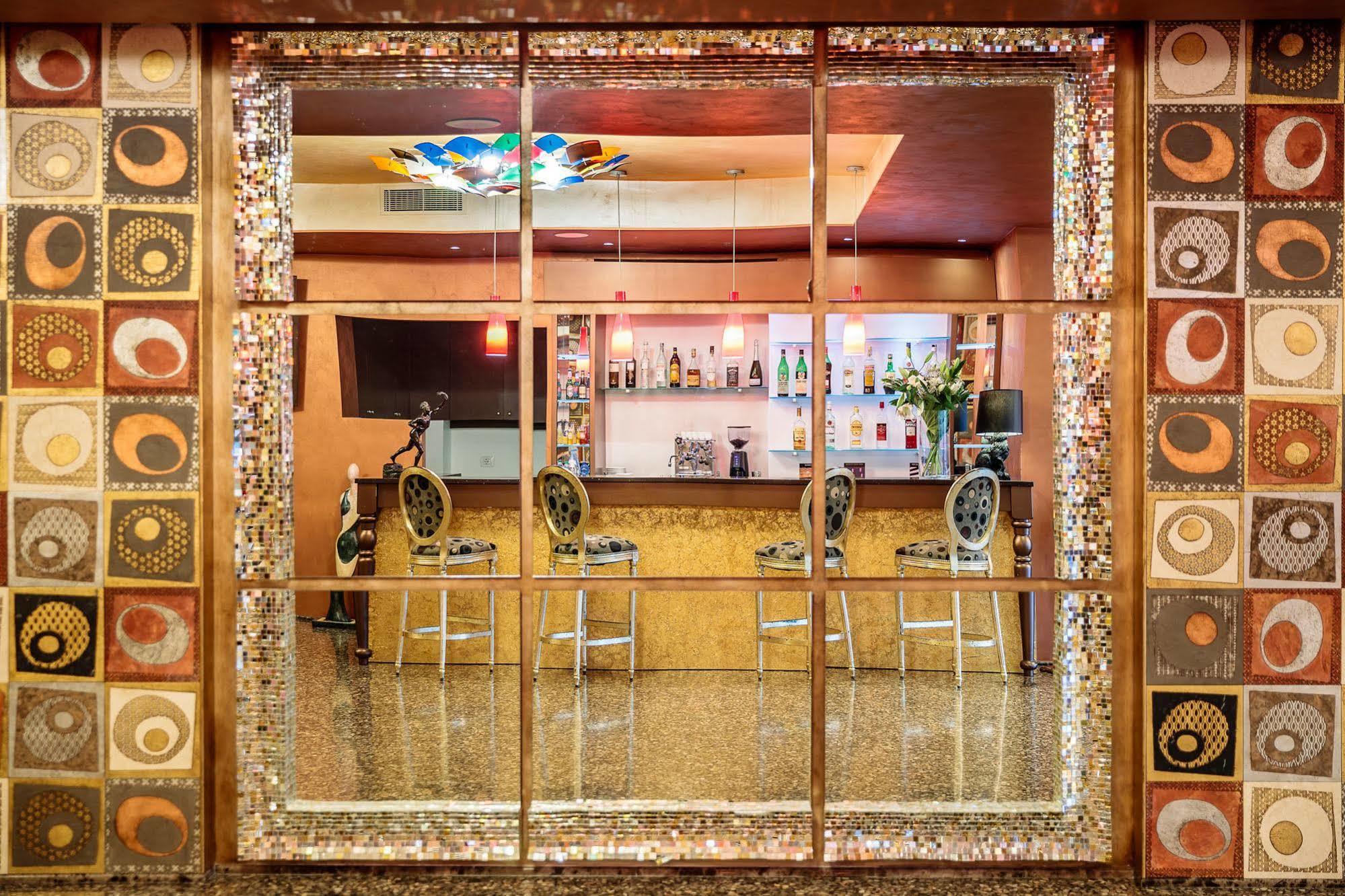 Base Hotel 皮亚韦河畔诺文塔 外观 照片