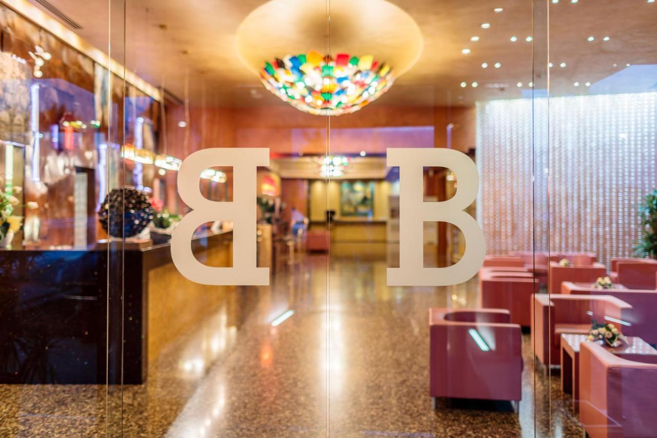 Base Hotel 皮亚韦河畔诺文塔 外观 照片